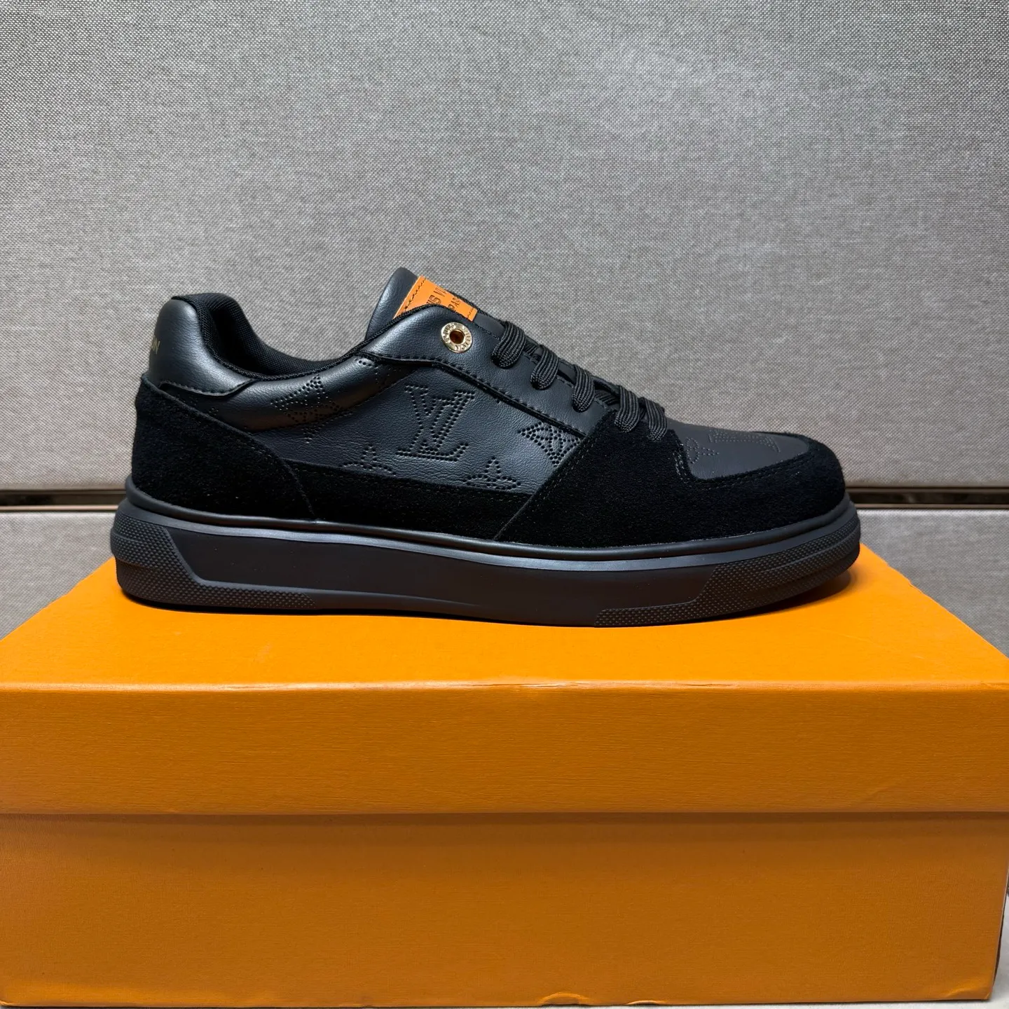 ⬛️Men's shoes 💰p400 [LV～] Men's casual shoes 2025z cabinet sales simultaneously 🔶Size: 38-44 #️⃣ 🔷2 colors🔜The upper is made of multi-material splicing➕Mesh lining, comfortable and breathable, sole: original comfortable and wear-resistant outsole, ⚠️real thing📱photographed🎬real thing is better📢📢📢